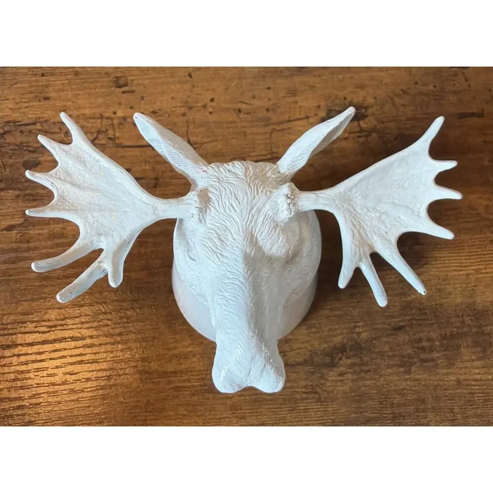 Unbranded moose head